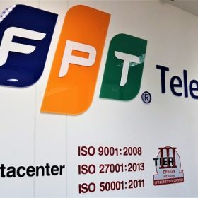 Sinh viên FPT Aptech tham quan thực tế Data Center lớn nhất khu vực miền Bắc của FPT Telecom