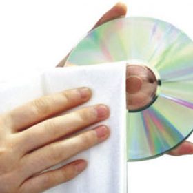 Cách khắc phục trục trặc của đĩa CD và DVD