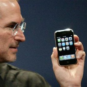 Steve Jobs vào danh sách 9 hacker “nổi tiếng” nhất