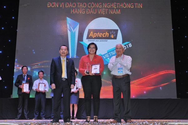 Aptech nhận Cúp Vàng Đơn vị đào tạo CNTT hàng đầu Việt Nam năm 2018