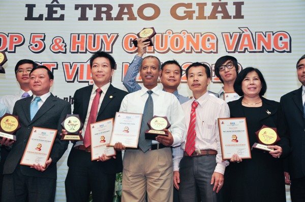 FPT-APTECH-Viet-Nam-10-nam-lien-voi-giai-thuong-dao-tao-CNTT-Top-ICT-Vietnam