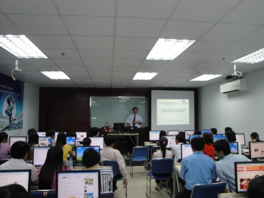 Lập trình viên học trường nào?