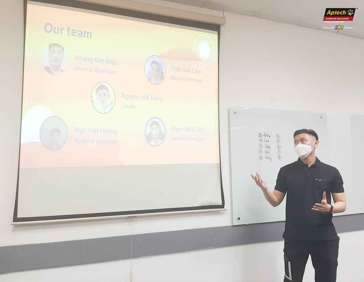 Leader Nhóm 2 - Nguyễn Hải Đăng trình bày về đồ án kỳ 3 tại FPT Aptech