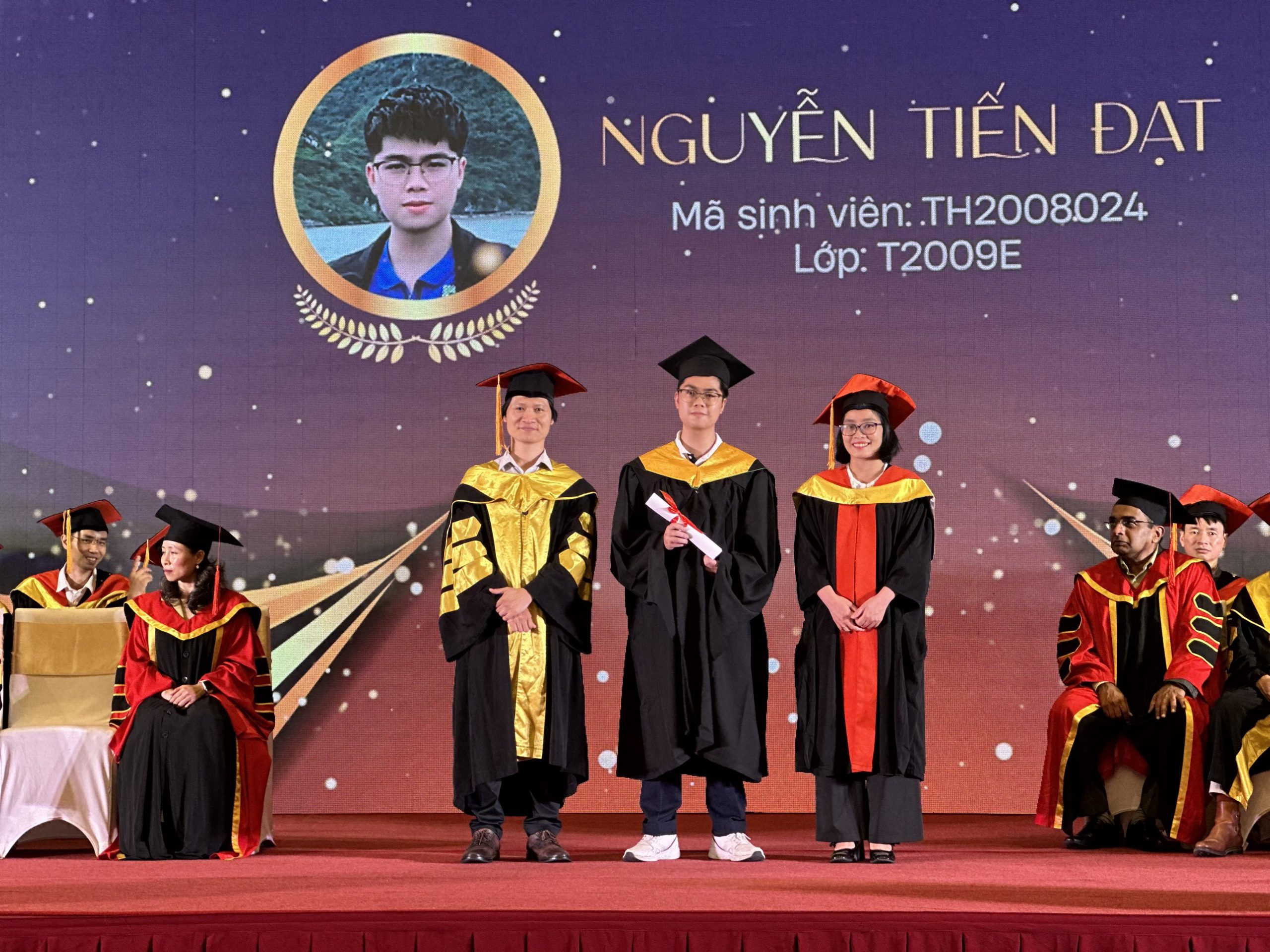 Cựu sinh viên Nguyễn Tiến Đạt