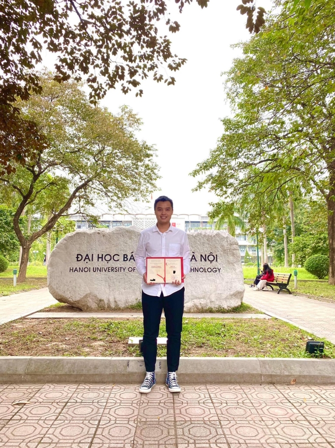 Huynh mới tốt nghiệp Đại học Bách Khoa Hà Nội và nhận bằng tốt nghiệp vào đầu tháng 12. Ảnh: Nhân vật cung cấp
