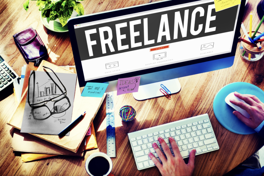 Làm freelancer là một trong những cách phổ biến để coder kiếm thêm thu nhập ngoài công việc chính