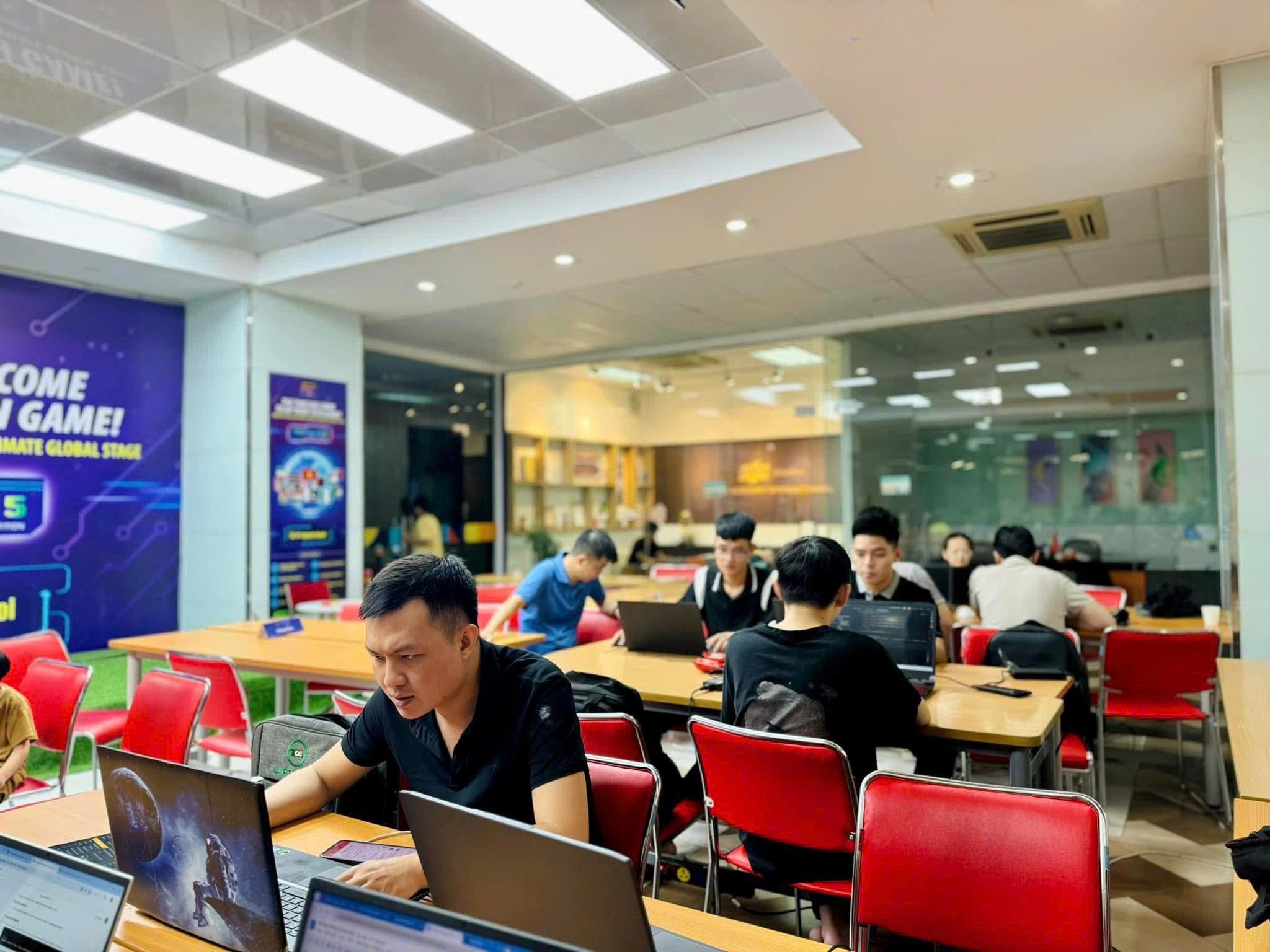 Đình Thứ tại cuộc thi Techwiz 5