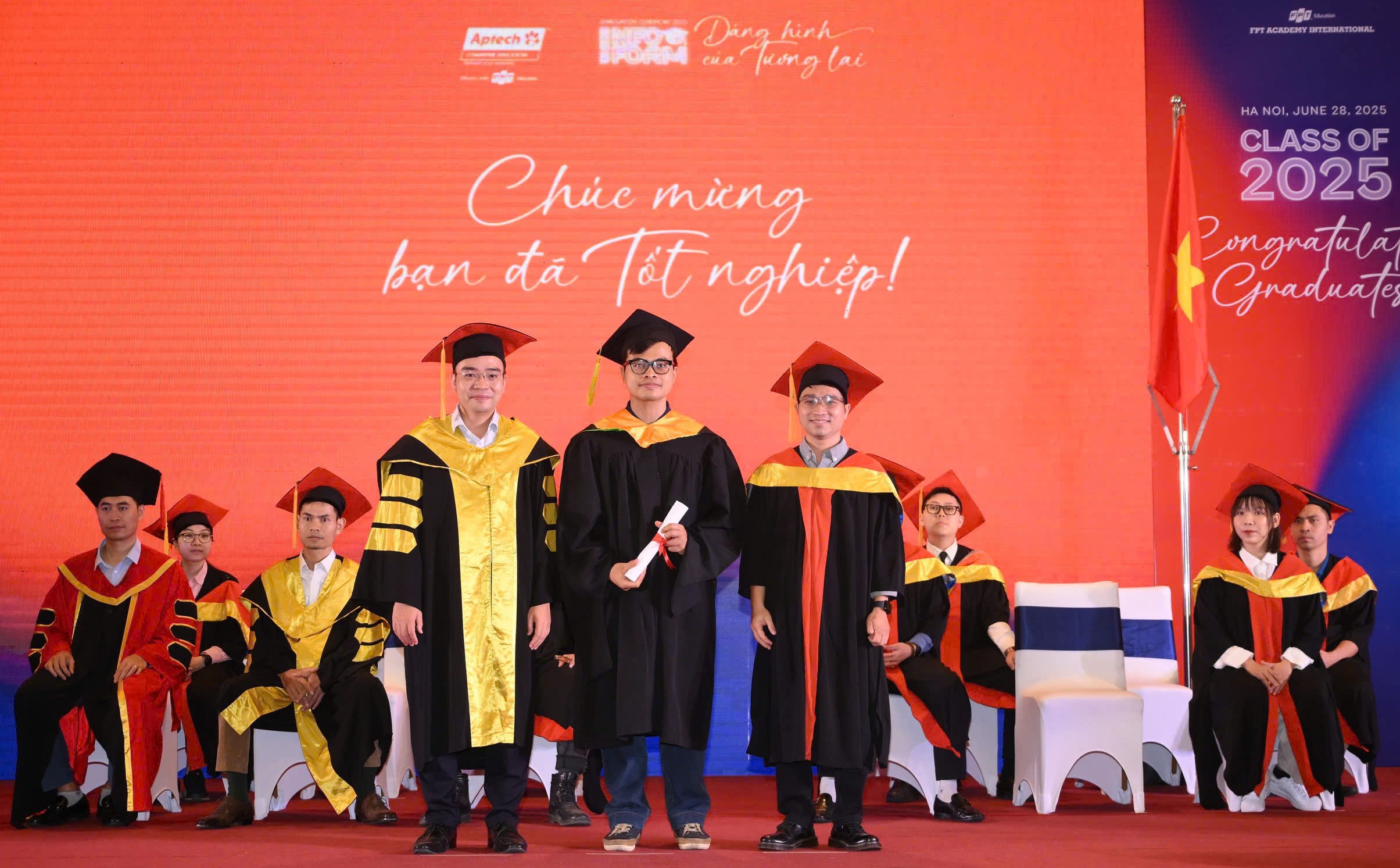 Trần Hùng tại Lễ tốt nghiệp FPT Aptech 2025, đánh dấu cột mốc hai năm học tập nỗ lực