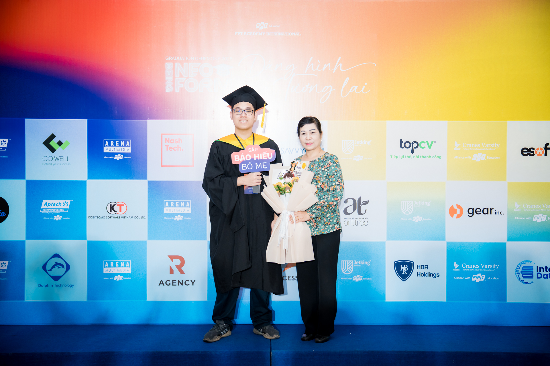 Cô Trần Thị Hồng Thư (Mẹ bạn Lưu Công Thế Hiển) nhắn gửi