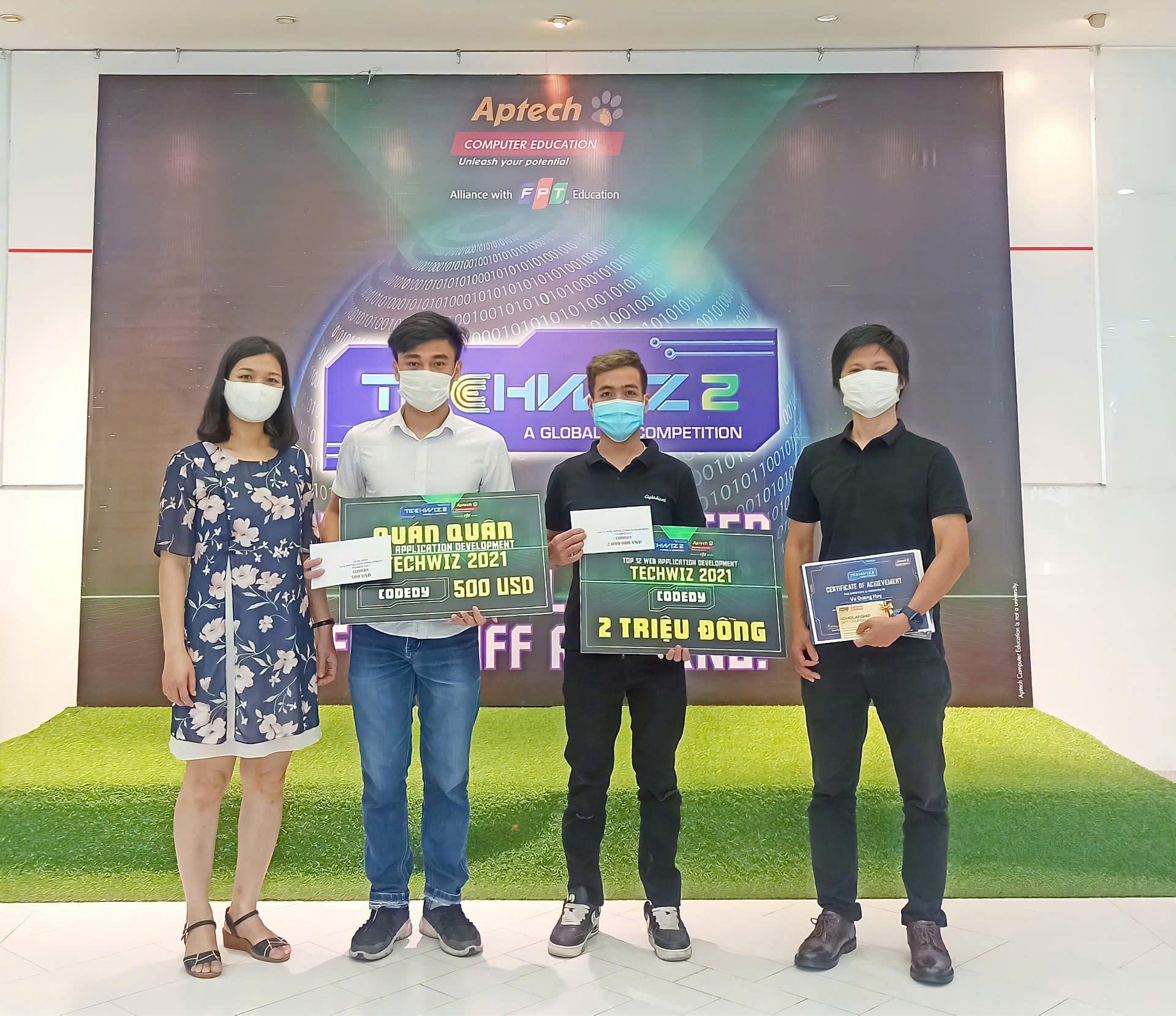 CODEDY đã xuất sắc đoạt giải Quán Quân tại Techwiz mùa 2