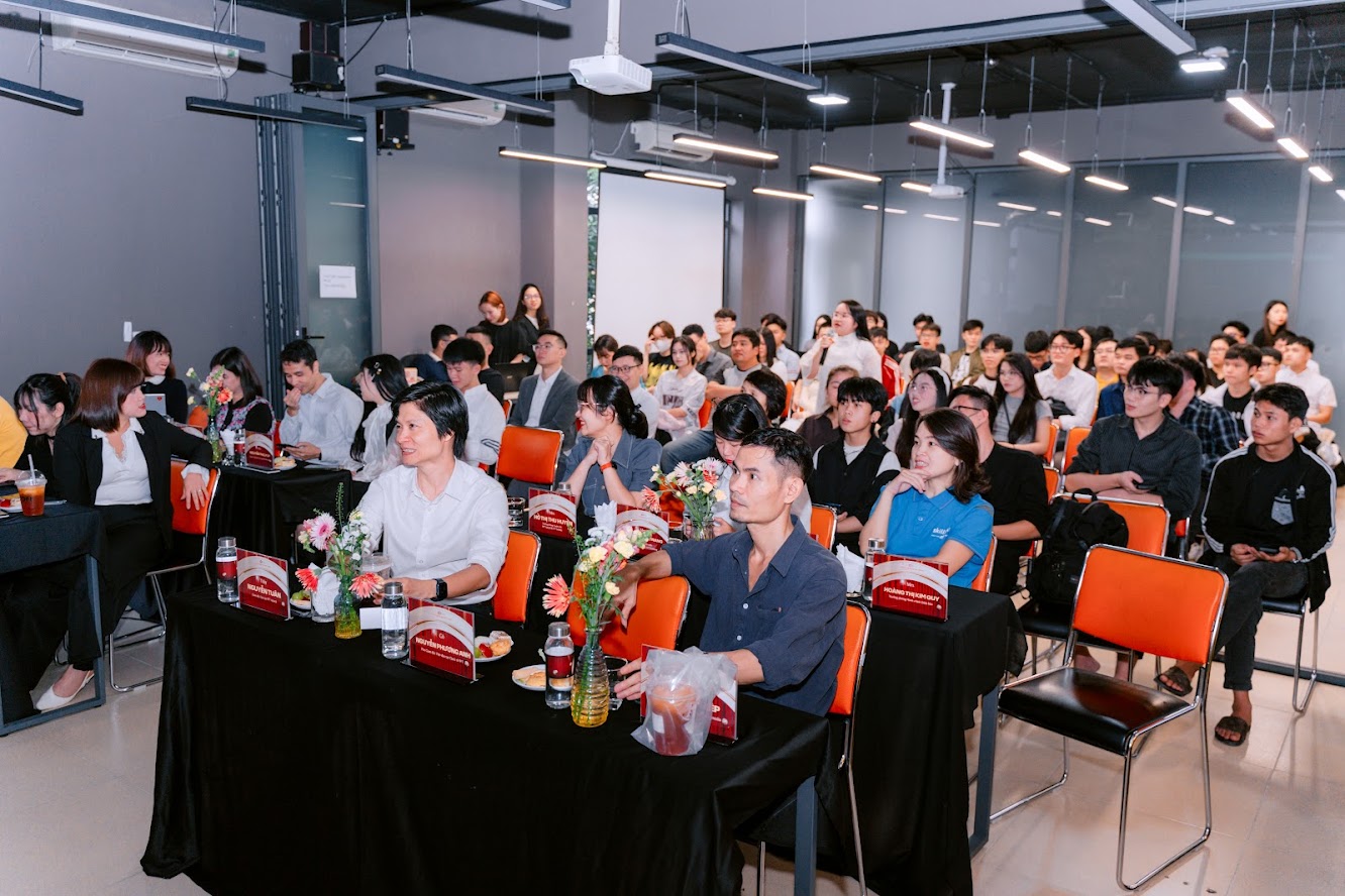 Không khí hào hứng của buổi lễ khai giảng