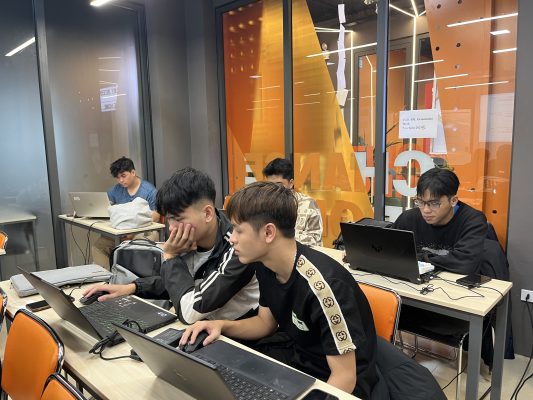 Sinh viên FPT Aptech phát triển nền tảng web đầu tư cổ phiếu