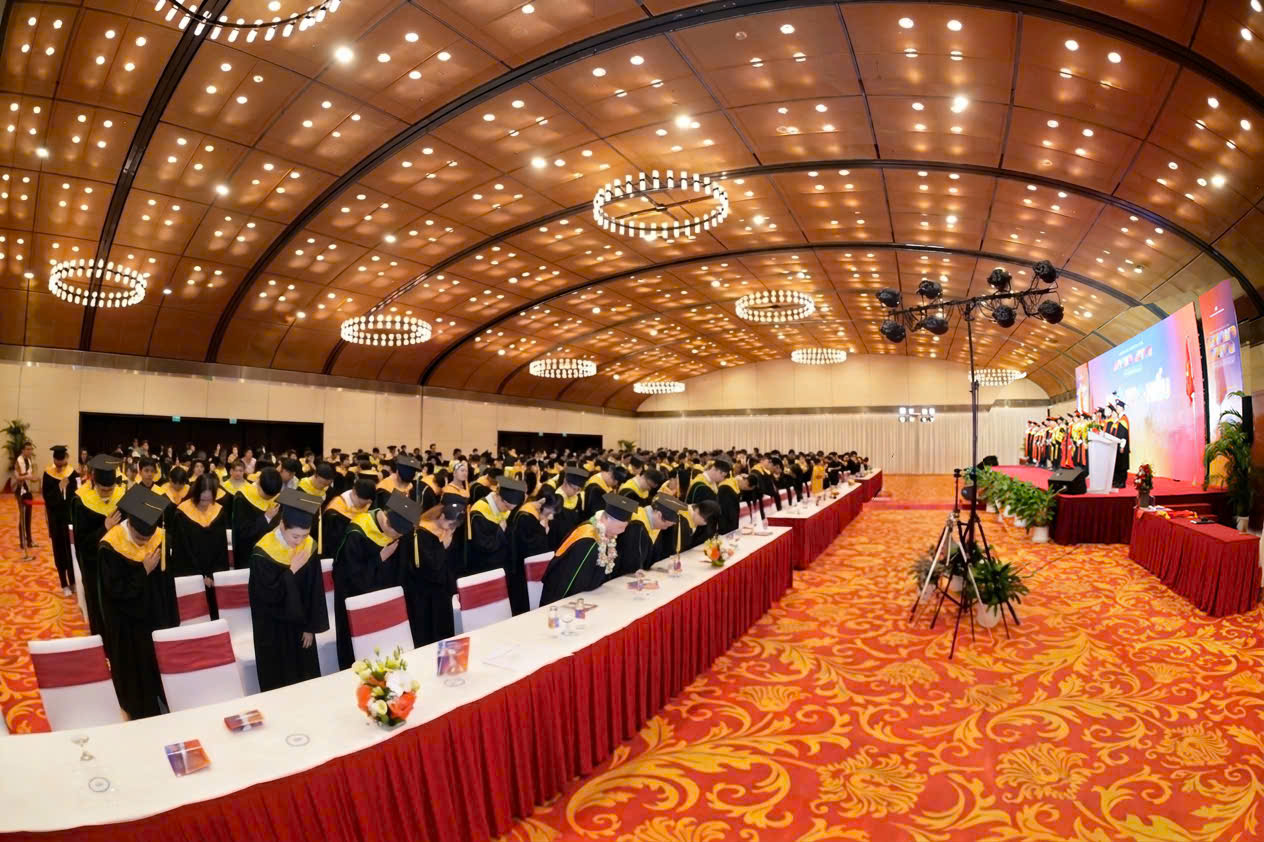 Khoảnh khắc tri ân