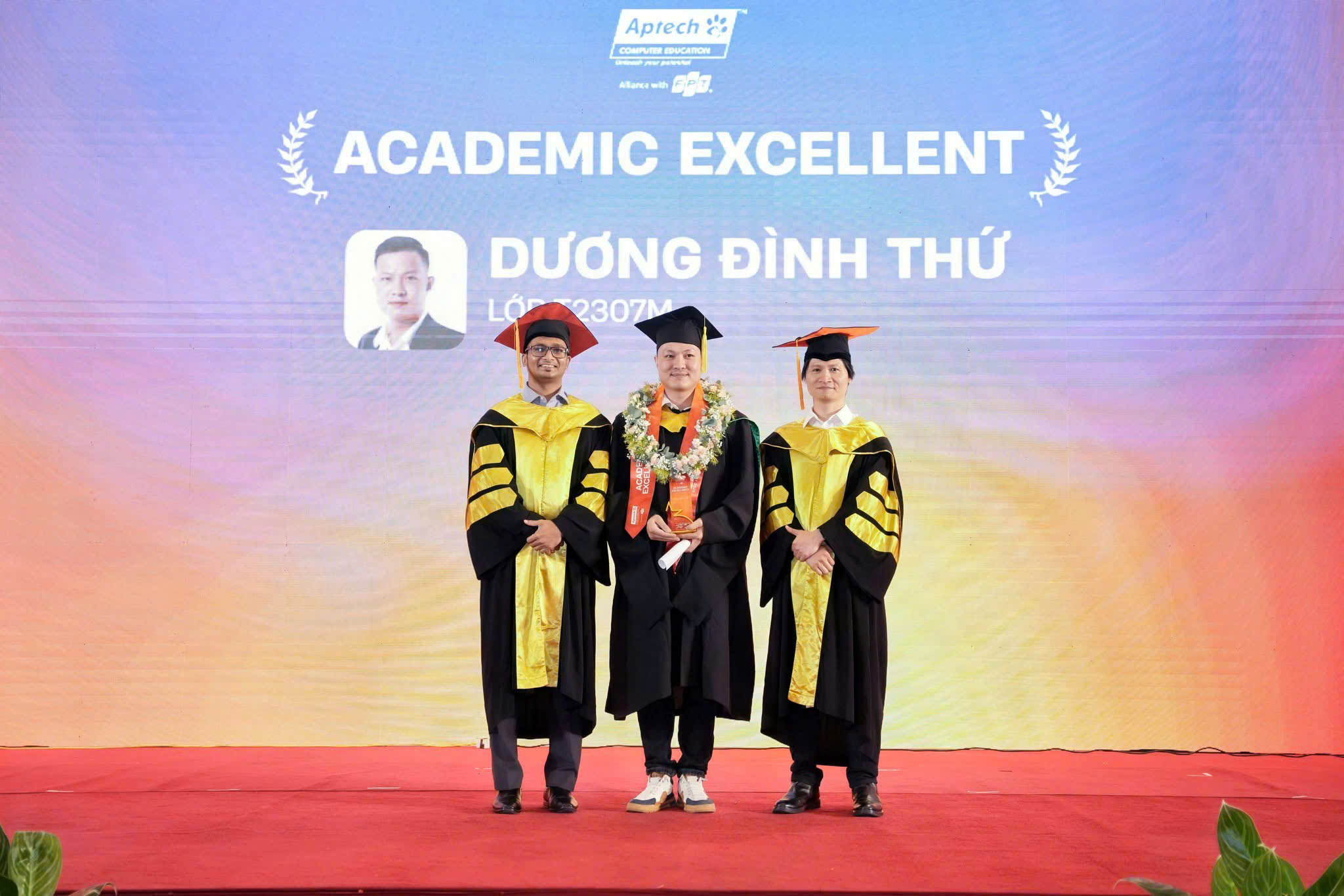 Sinh viên Dương Đình Thứ