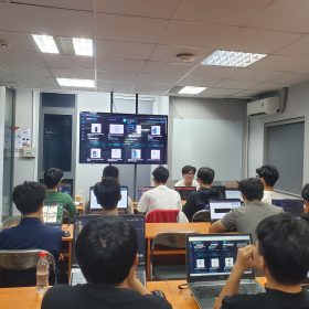 Mini Project ReactJS: Sinh viên FPT Aptech tự tin trình bày sản phẩm ngay từ học kỳ đầu