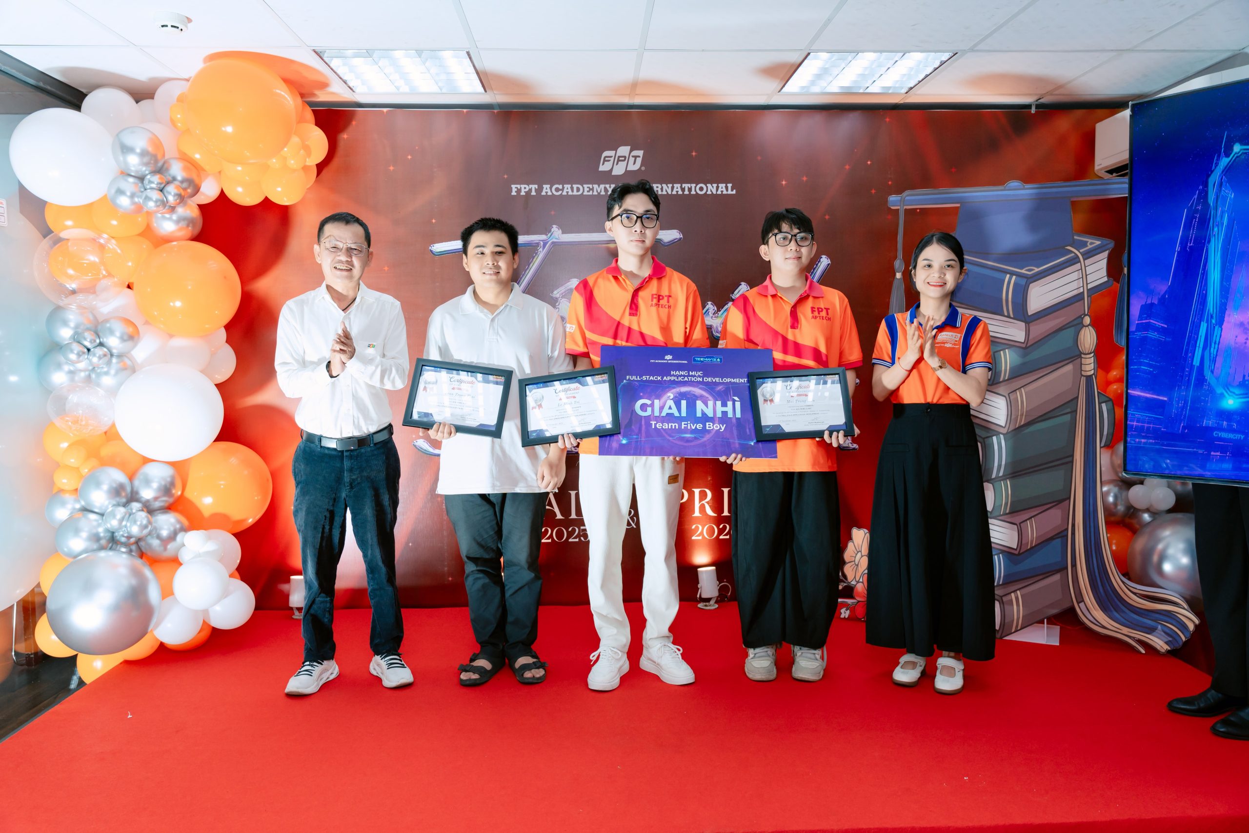 Team FiveBoys – Giải Nhì cuộc thi Techwiz 6, hạng mục Full Stack – Application Development