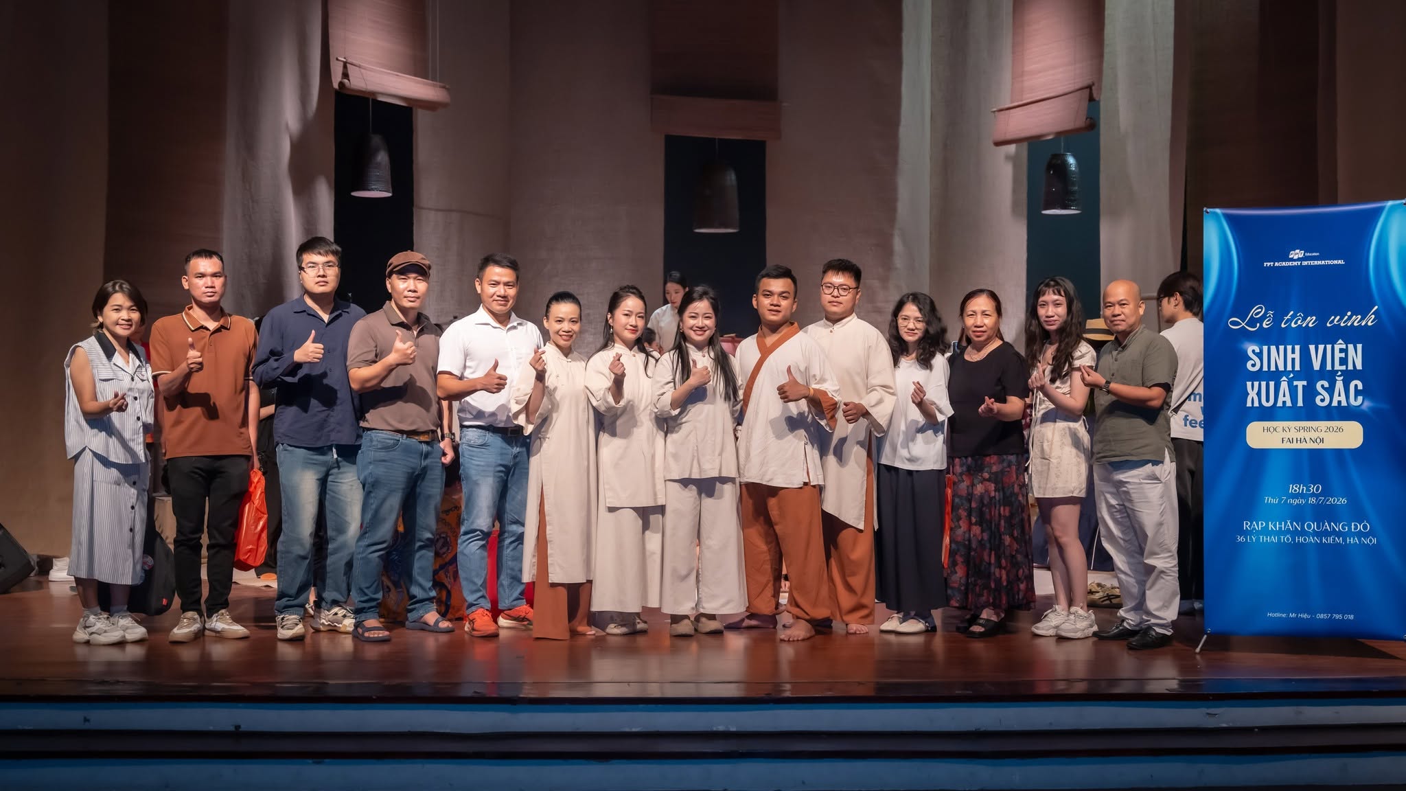 Sinh viên xuất sắc Nhữ Văn Tuấn tại lễ tôn vinh 