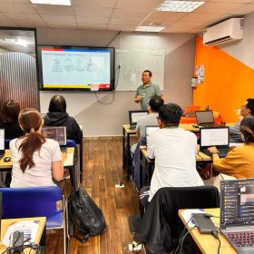 3 giờ tạo Web App AI: Trải nghiệm học lập trình thực chiến tại FPT Aptech