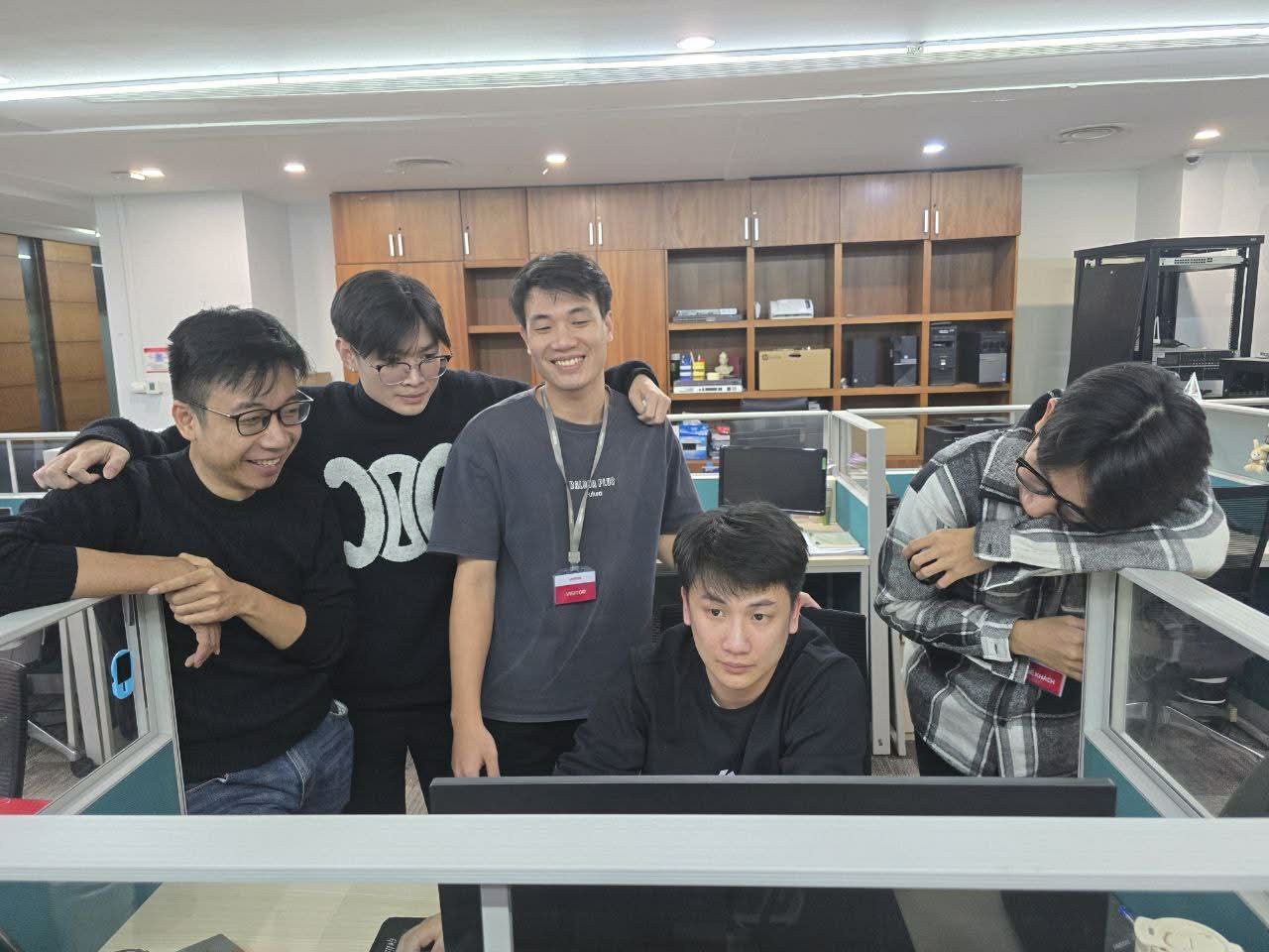 Phú Tâm cùng các bạn 