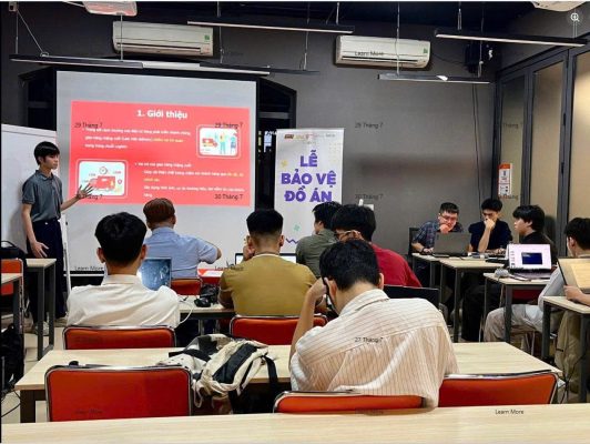 Sinh viên Lê Tuấn Anh tại lớp học